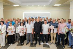 Денис Шмигаль з нагоди 35-ї річниці Незалежності України вручив нагороди фахівцям НЕК «Укренерго»
