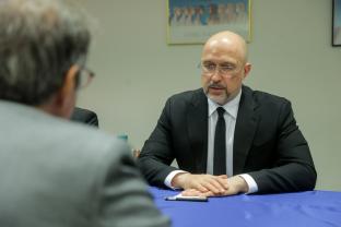 Денис Шмигаль обговорив із Рафаелем Гроссі відновлення конфайнменту ЧАЕС та ситуацію на ЗАЕС