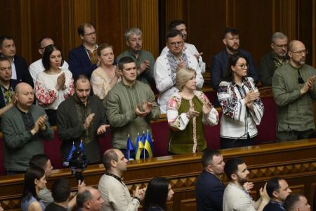 Президент України подякував енергетикам за роботу під час складної зими