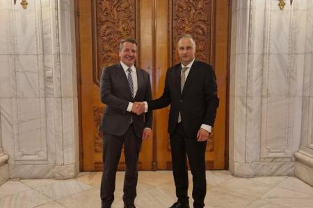 Допомога Україні