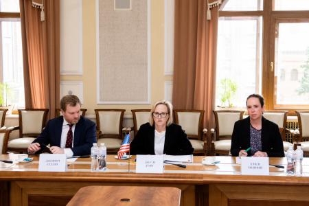 Міністр енергетики України Герман Галущенко провів зустріч з тимчасовою повіреною у справах США в Україні Джулі Девіс