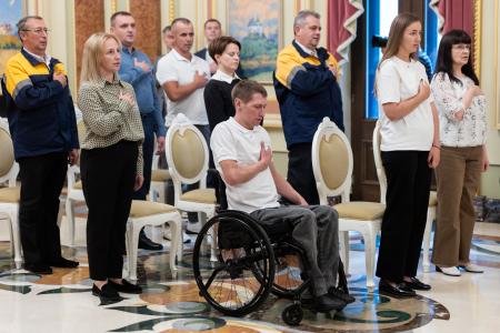 Президент України Володимир Зеленський привітав працівників нафтової, газової та нафтопереробної промисловості України з професійним святом