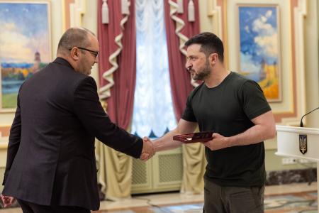 Президент України Володимир Зеленський привітав працівників нафтової, газової та нафтопереробної промисловості України з професійним святом