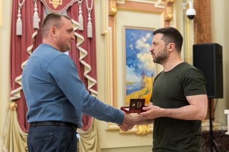 Президент України Володимир Зеленський привітав працівників нафтової, газової та нафтопереробної промисловості України з професійним святом