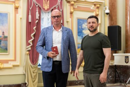 Президент України Володимир Зеленський привітав працівників нафтової, газової та нафтопереробної промисловості України з професійним святом