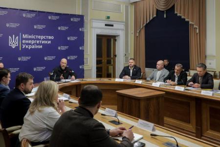 Денис Шмигаль: Маємо посилити соціальний захист енергетиків, які працюють у надскладних умовах