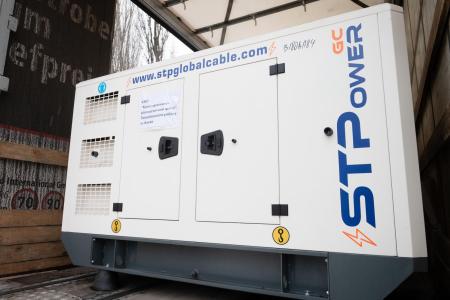 Азербайджан передав 11 генераторів для закладів медичної і соціальної інфраструктури Києва