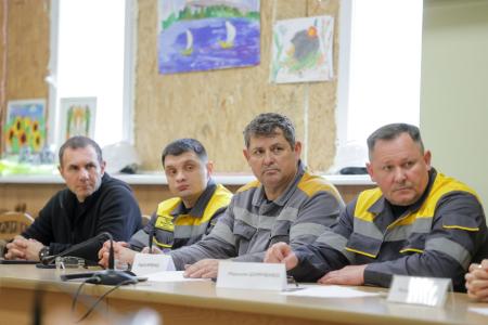 Денис Шмигаль відзначив енергетиків за аварійно-відновлювальні роботи після російських атак