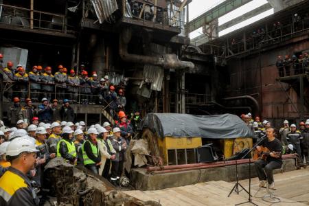 Денис Шмигаль відзначив енергетиків за аварійно-відновлювальні роботи після російських атак