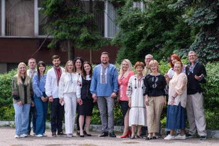 Сьогодні українці по всьому світу одягають вишиванку – символ нашої ідентичності, сили та єдності