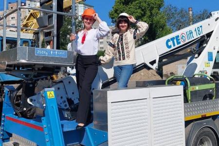 Сьогодні українці по всьому світу одягають вишиванку – символ нашої ідентичності, сили та єдності