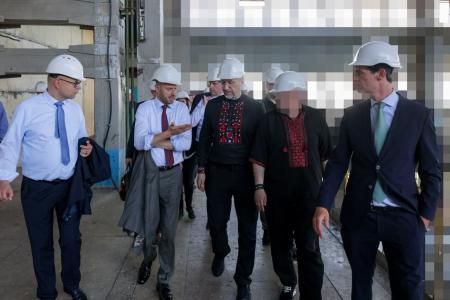 Денис Шмигаль та генеральний директор Siemens Energy відвідали один з енергетичних об’єктів у Києві