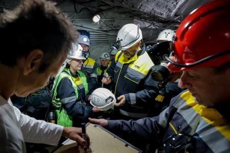 Денис Шмигаль відвідав шахтарів на Дніпровщині та подякував їм за стійкість і відданість справі 