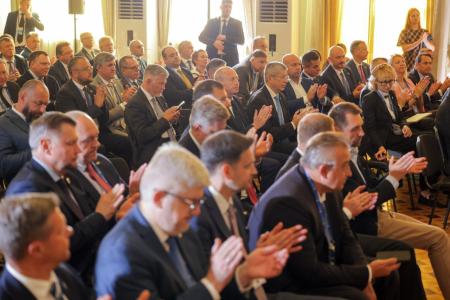 Денис Шмигаль провів зустріч з українським дипломатичним корпусом щодо підготовки енергетики до зими