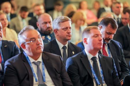 Денис Шмигаль провів зустріч з українським дипломатичним корпусом щодо підготовки енергетики до зими