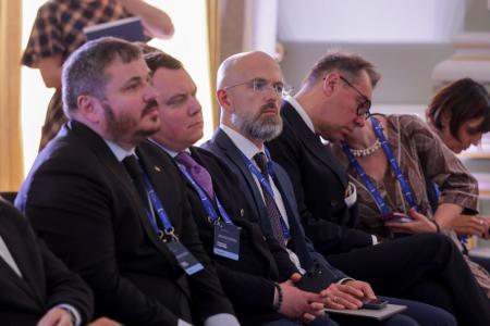 Денис Шмигаль провів зустріч з українським дипломатичним корпусом щодо підготовки енергетики до зими