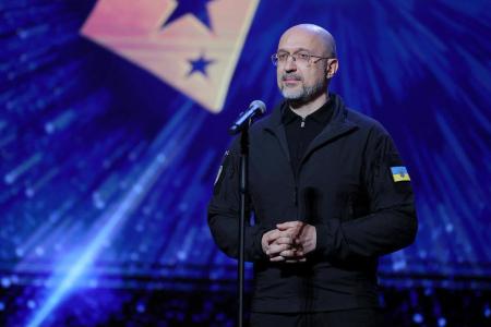 Денис Шмигаль відзначив номінантів на переможця Global Teacher Prize Ukraine відомчими нагородами