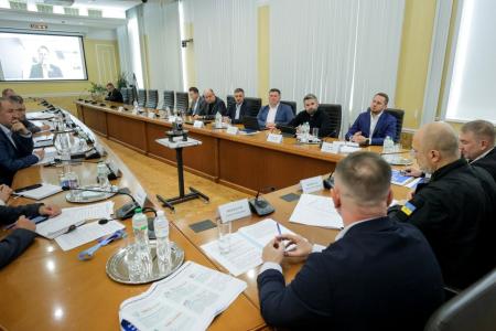 Денис Шмигаль доручив посилити захист об’єктів «Укренерго» та безпеку персоналу