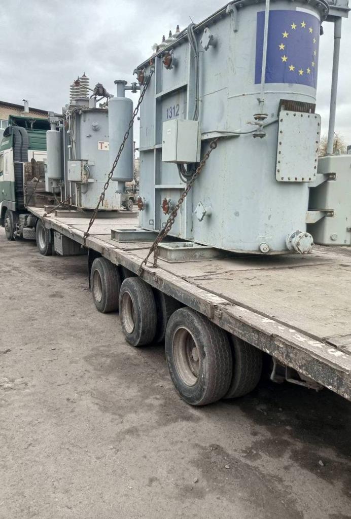 Енергетики Херсонщини отримали 230 тонн енергетичного обладнання для відновлювальних робіт