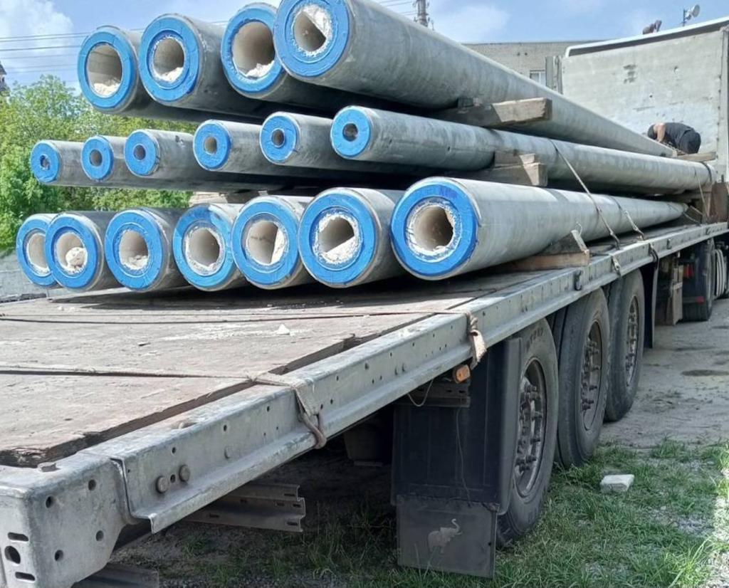 Енергетики прифронтових областей отримали понад 40 тонн опор для для відновлювальних робіт