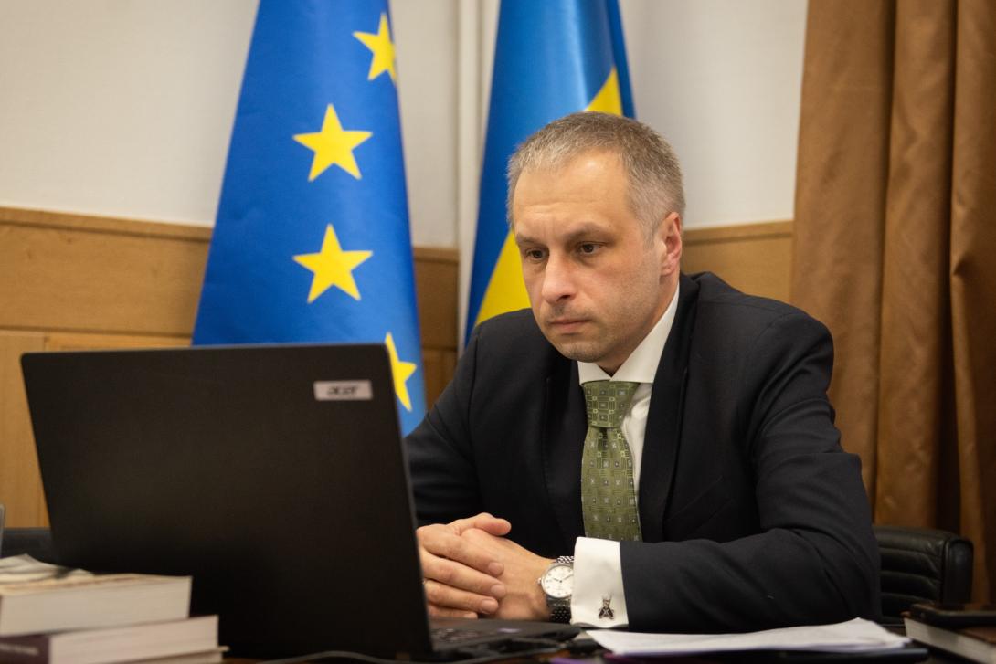 Роман Андарак