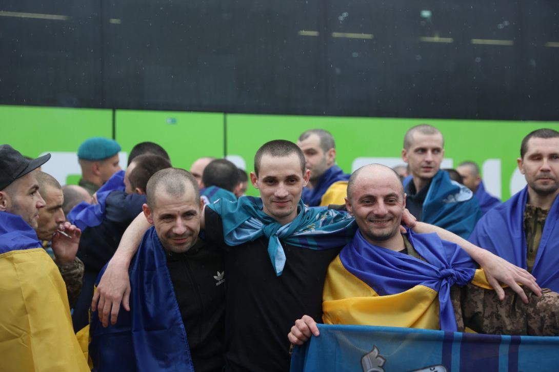Додому з полону повернулися 185 захисників України 
