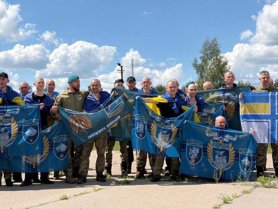 Цього тижня двоє наших енергетиків повернулися додому з російського полону